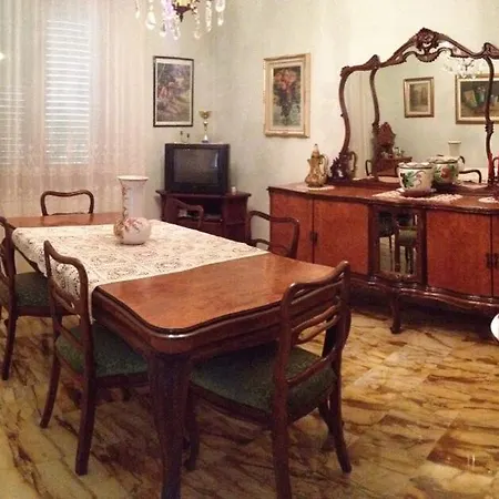 Maria 3 Floors Independent With Garage Villa